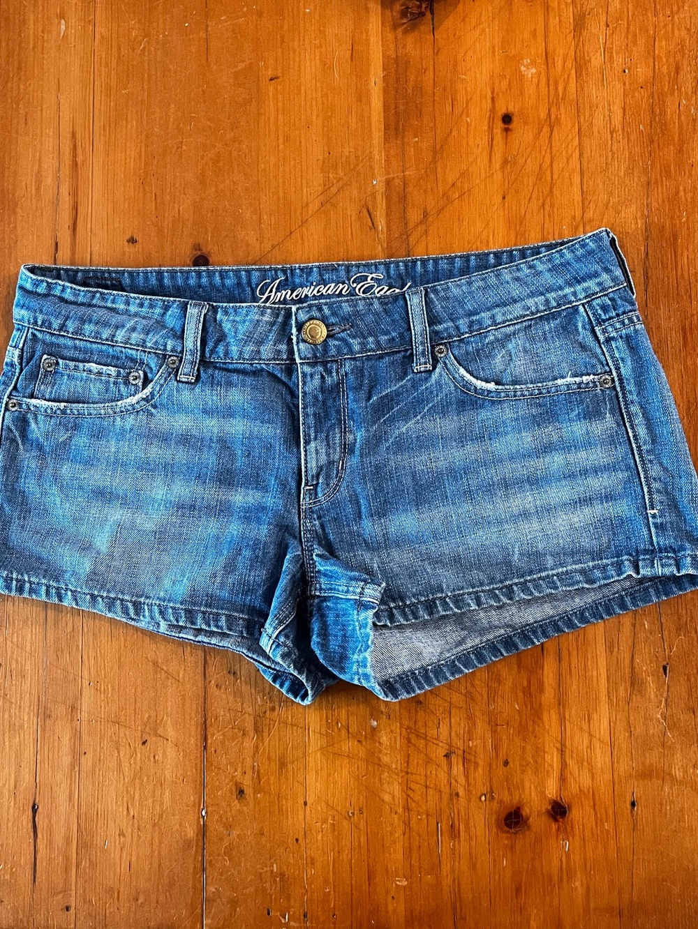 American Eagle Outfitters Medium Wash Denim Jean Shorts for Women